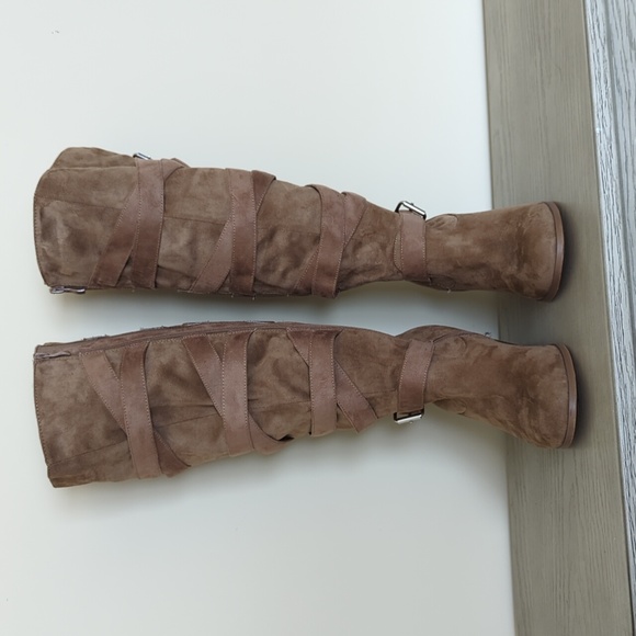 Torrid, size 9, Brown knee high boot wide leg - Picture 2 of 4